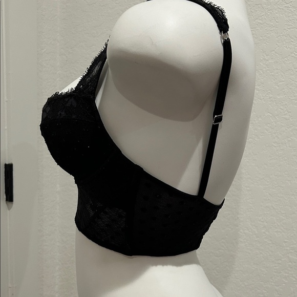 Victoria's Secret Black Lace V-Cut Bra - Picture 6 of 7